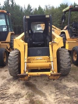 (127)JD 260 SKID STEER