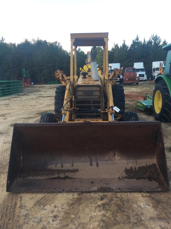 (134)FORD 555B BACKHOE