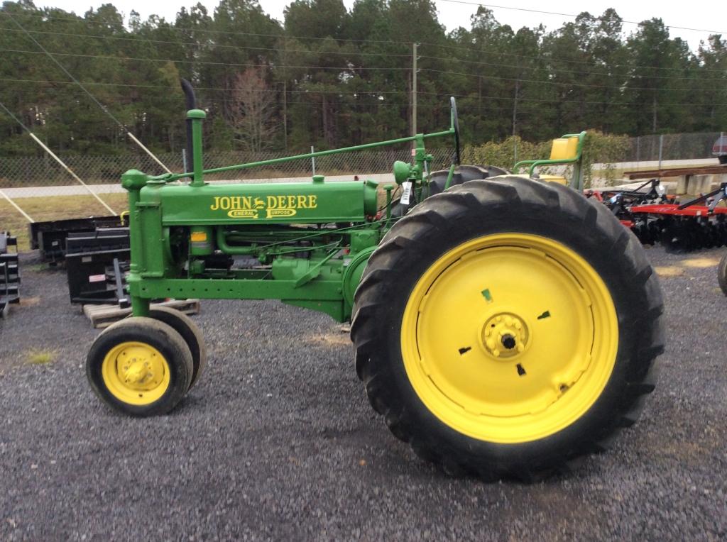 (104)JOHN DEERE UNSTYLED "B"