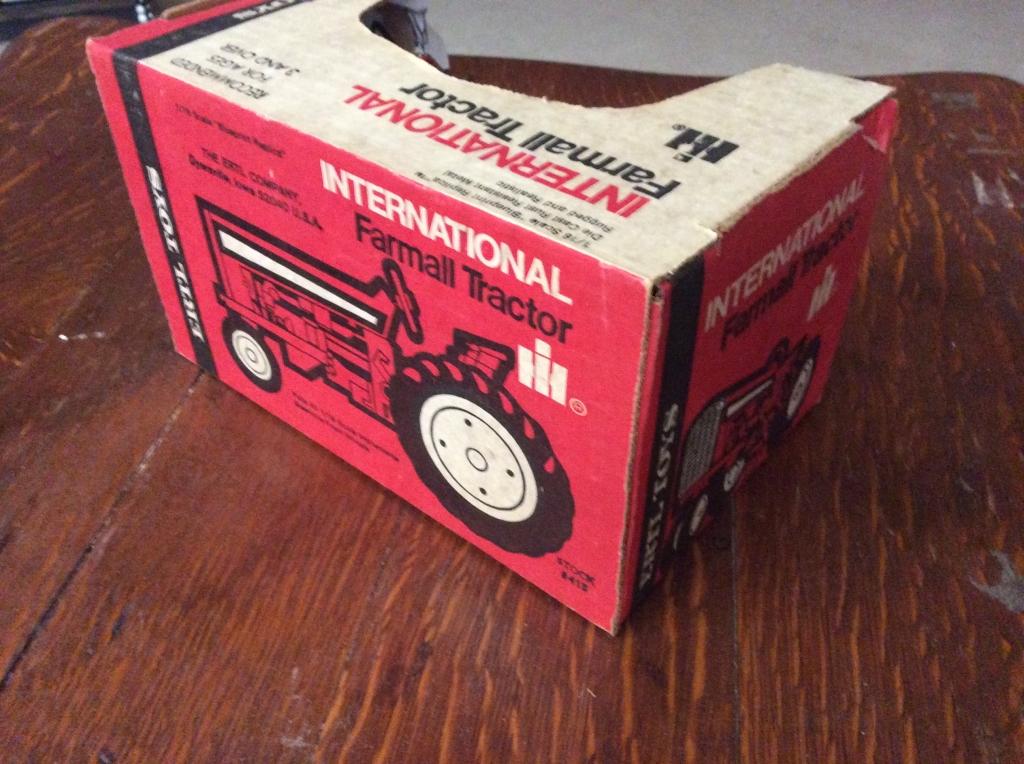 1/16 IH FARMALL BLUEPRINT REPLICA