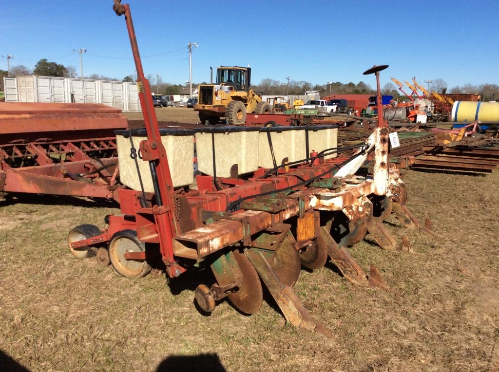 KMC BEDDER W/ IH 800 PLANTER