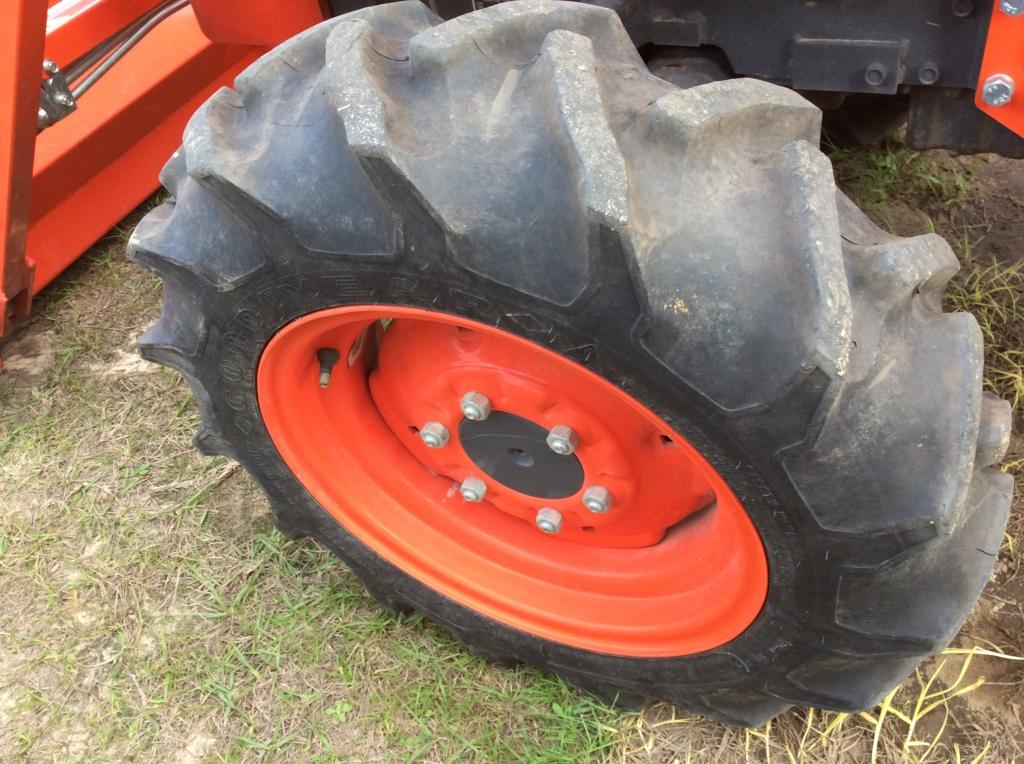 (40)KUBOTA L2501D W/ LA525 LOADER