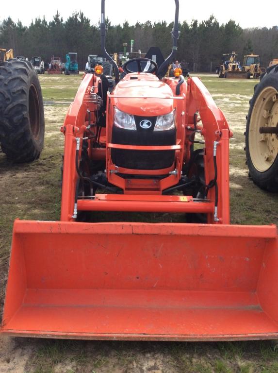 (40)KUBOTA L2501D W/ LA525 LOADER