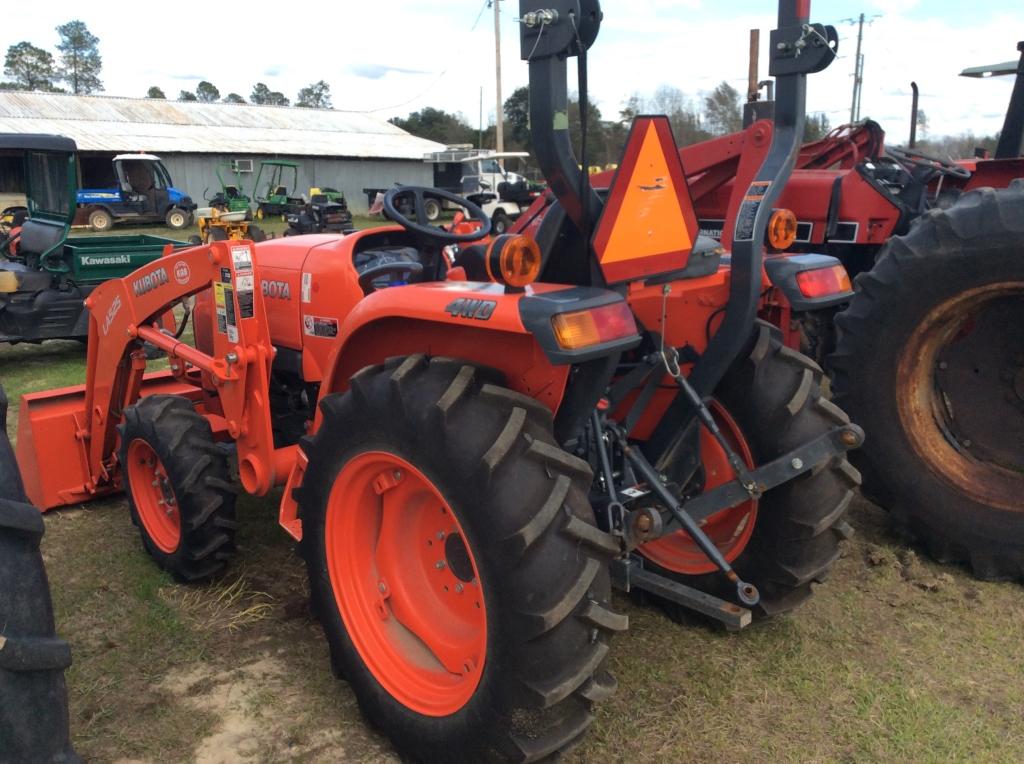 (40)KUBOTA L2501D W/ LA525 LOADER