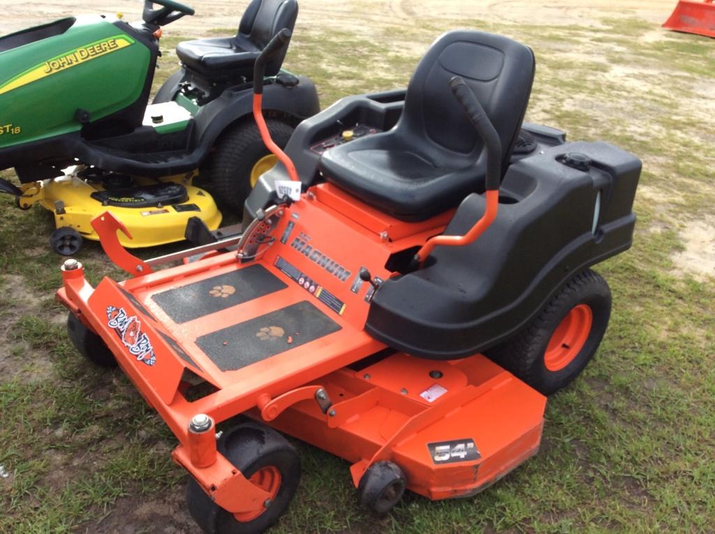 (6)MZ MAGNUM 725CC ZERO TURN MOWER