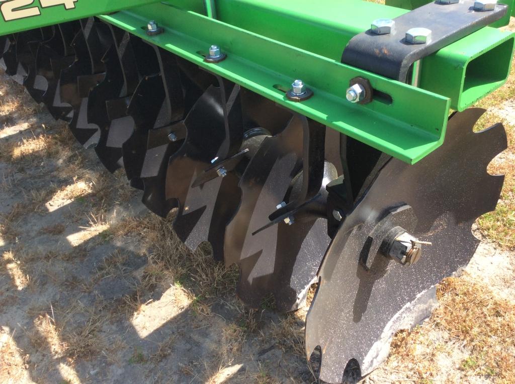 8'9 PULL TYPE OFF-SET DISC HARROW - 2424