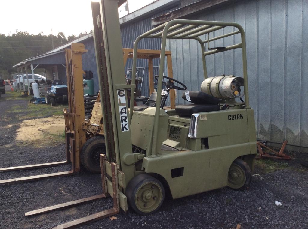 CLARK LP FORKLIFT