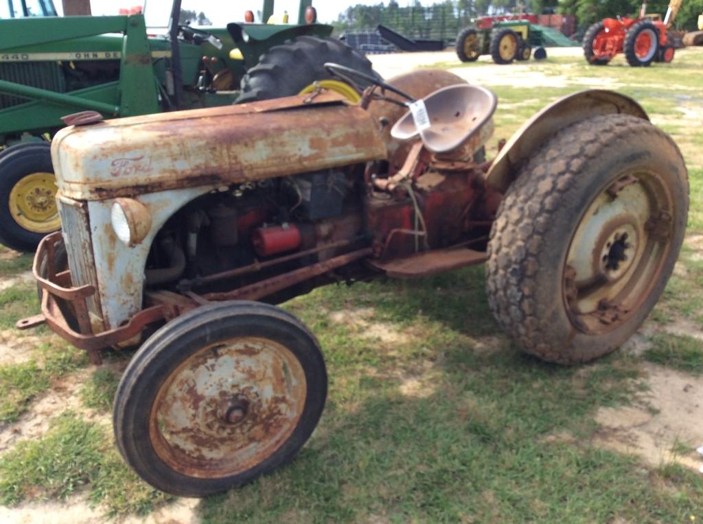 FORD 8N TRACTOR