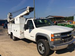 (76)1999 CHEVROLET 3500 SERVICE TRUCK