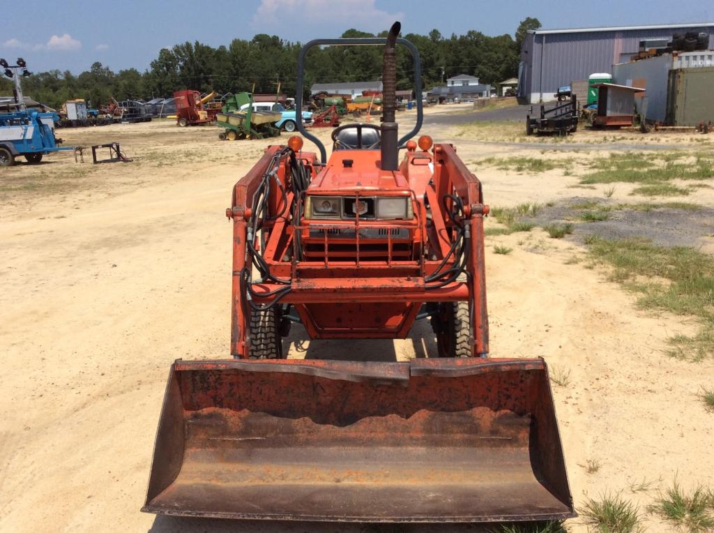 (47)KUBOTA L2250 W/ L485 LOADER