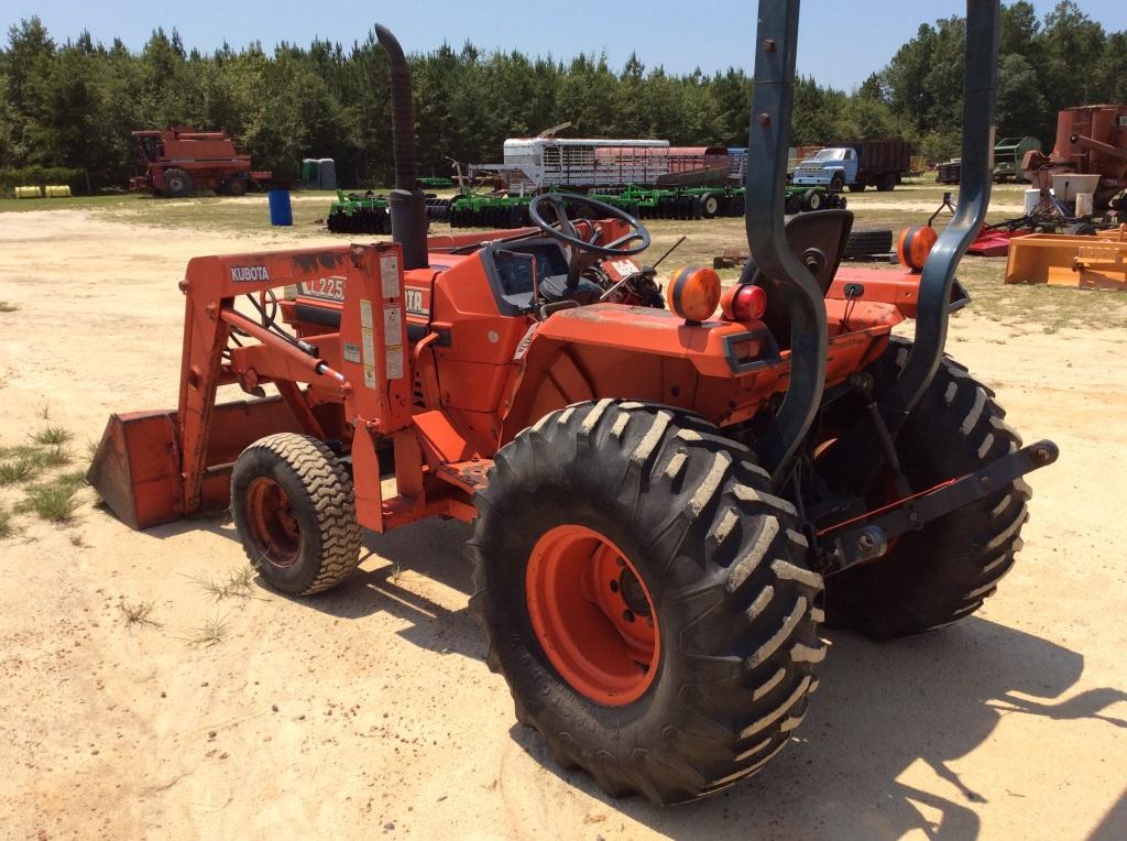 (47)KUBOTA L2250 W/ L485 LOADER