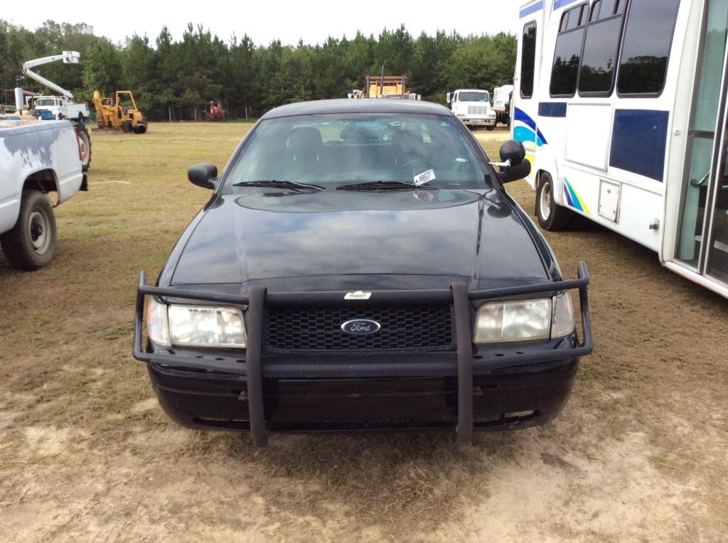 (4)2007 FORD CROWN VIC