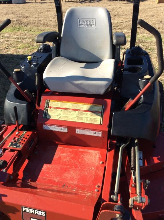 FERRIS IS 2000Z ZERO TURN MOWER