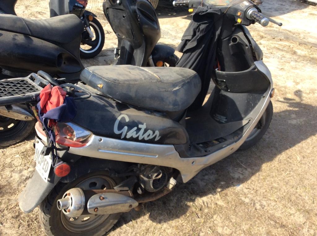 (4)2009 GATOR 50 MOPED