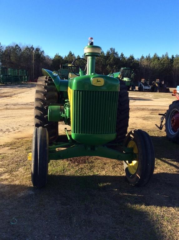 (32)JOHN DEERE 830