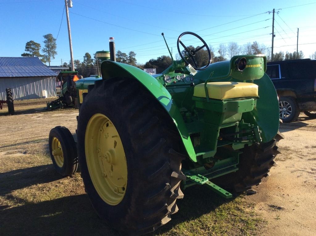 (32)JOHN DEERE 830