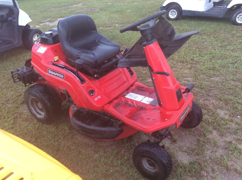 (9)SNAPPER RIDING MOWER - 28" DECK