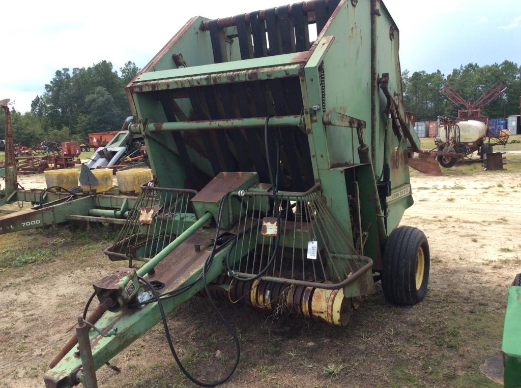 (39)JOHN DEERE 510 ROUND BALER