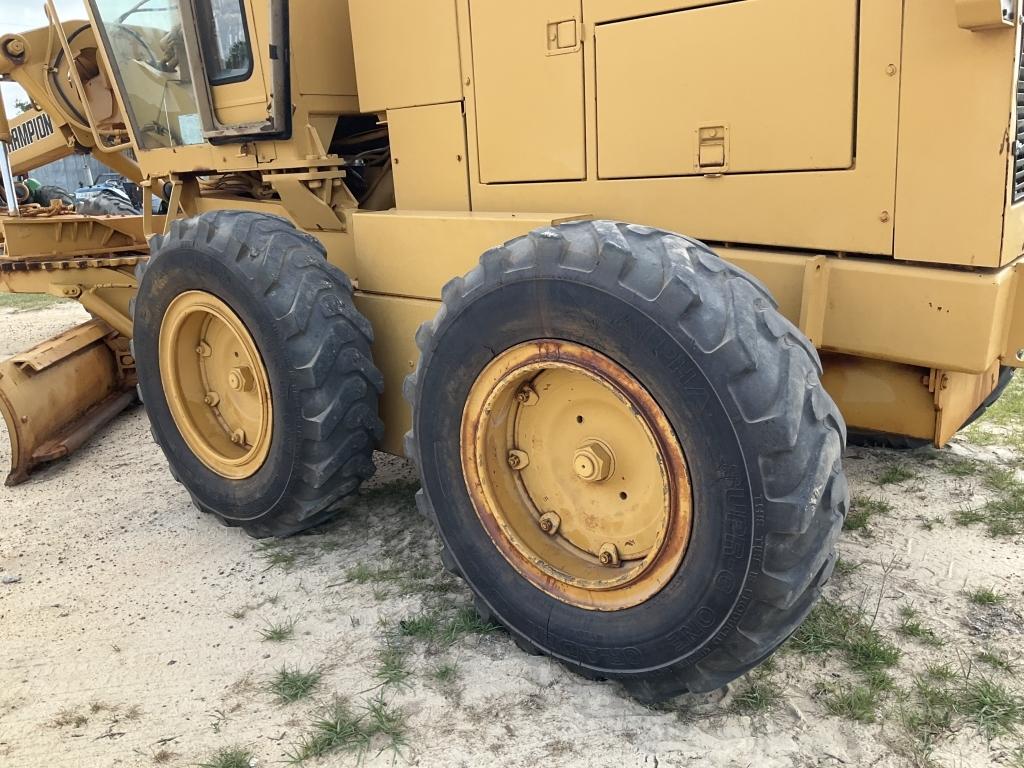 (80)CHAMPION 720A MOTORGRADER