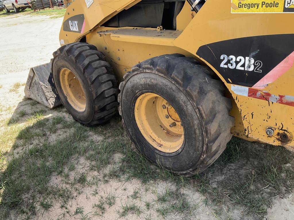 (68)CAT 232B2 SKID STEER