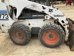 (73)BOBCAT 773 SKID STEER