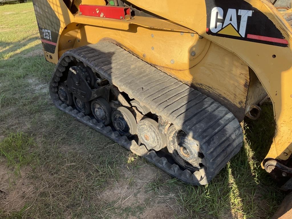 (72)CAT 257 TRACK SKID STEER