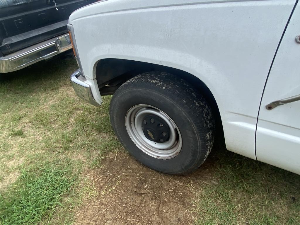 (99)1995 CHEVROLET 3500 FLATBED TRUCK