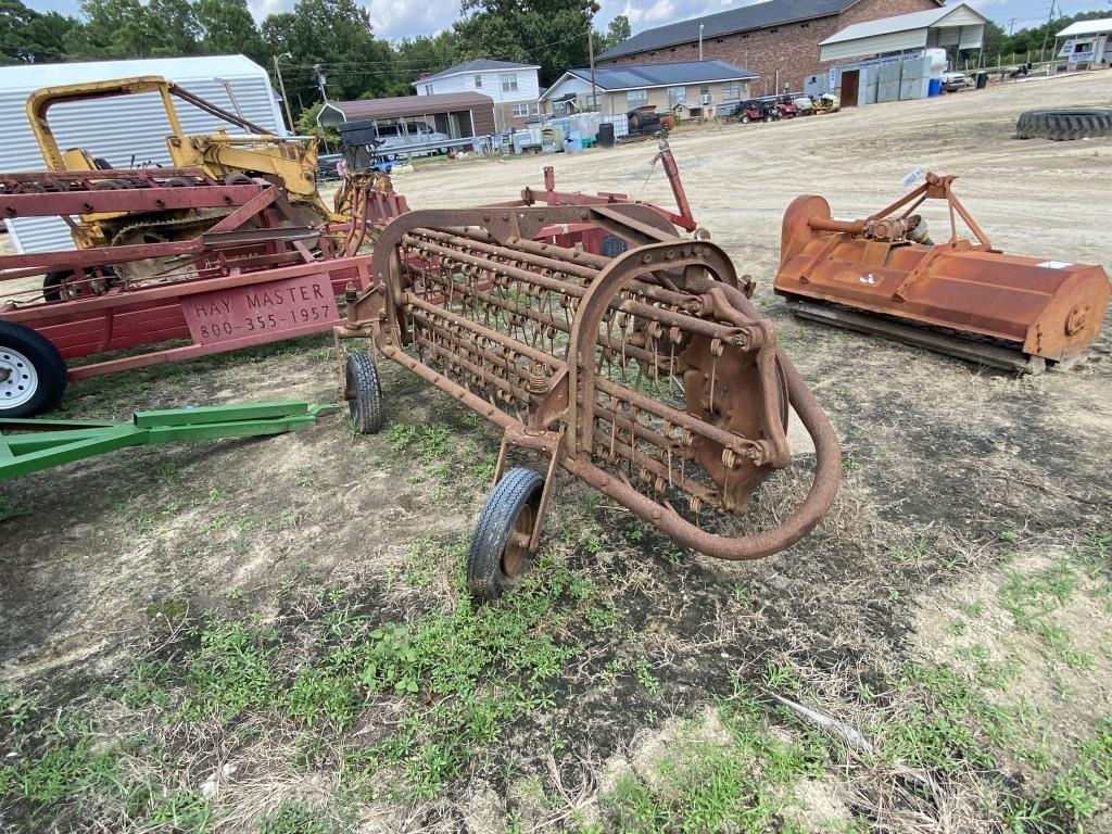 (44)FERGUSON HAY RAKE