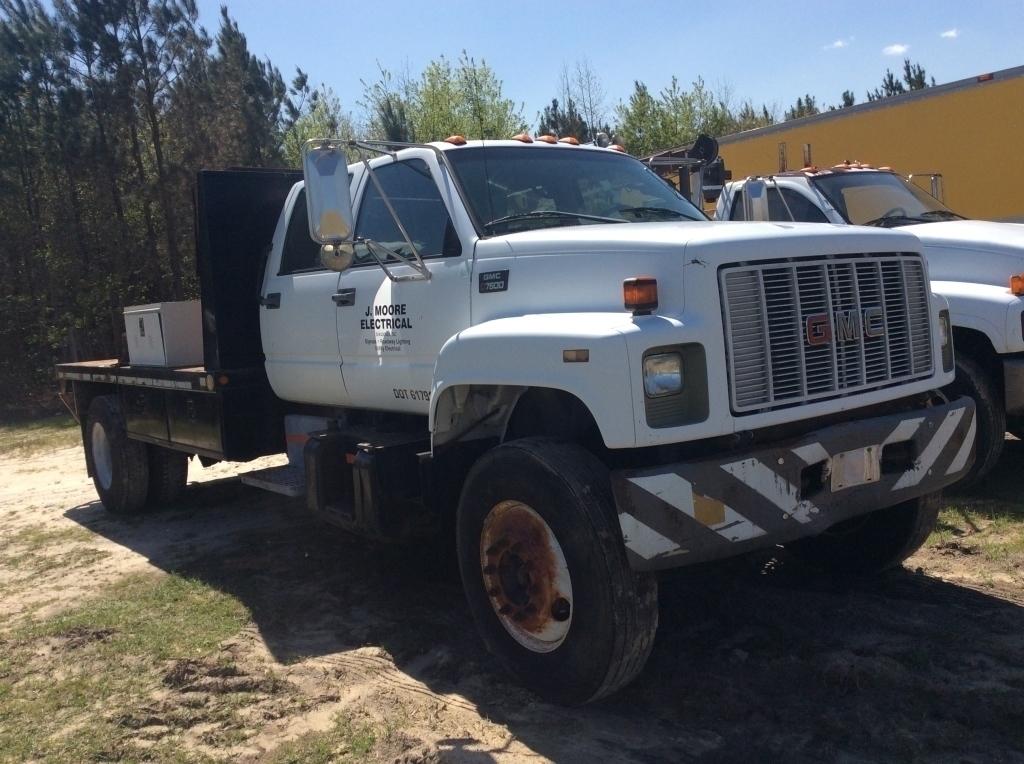 (97)1999 GMC C7500 SERVICE TRUCK