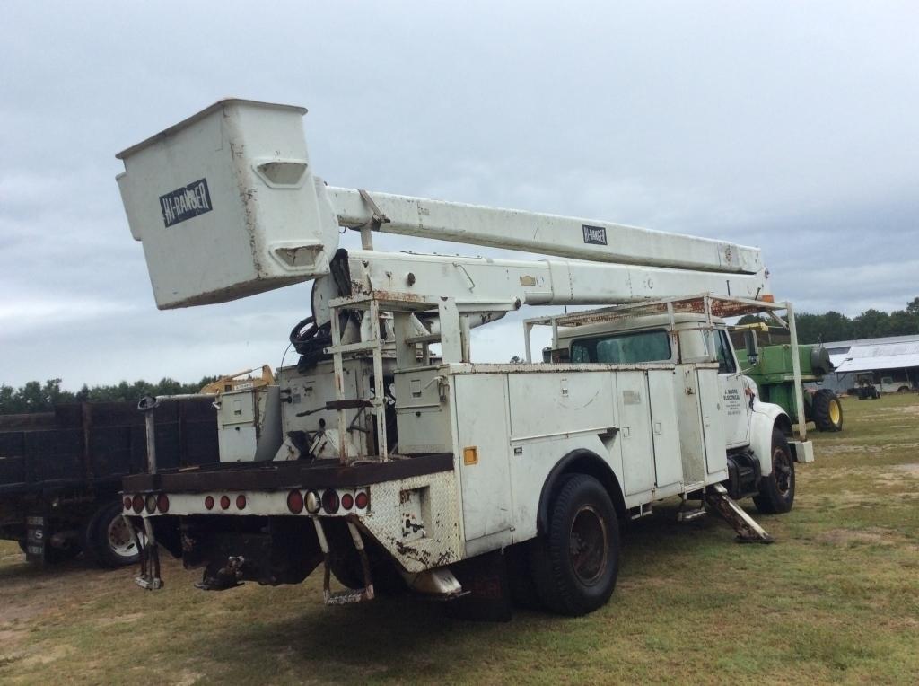 (104)1991 INTERNATIONAL 4000 BUCKET TRUCK