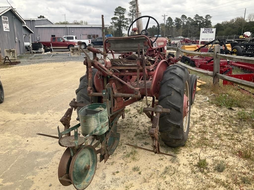 (21)MCCORMICK FARMALL 140 W/ 1 ROW PLANTER