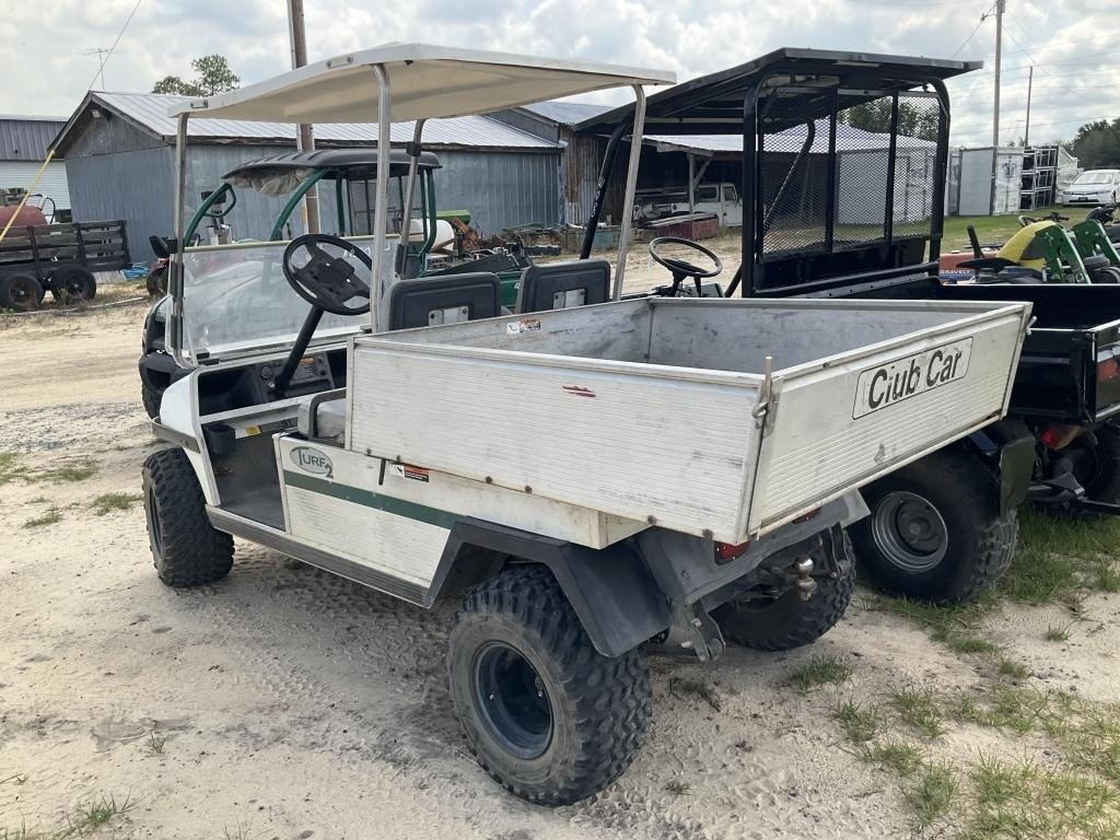 (11)CLUB CAR TURF 2 CARRY ALL GOLF CART