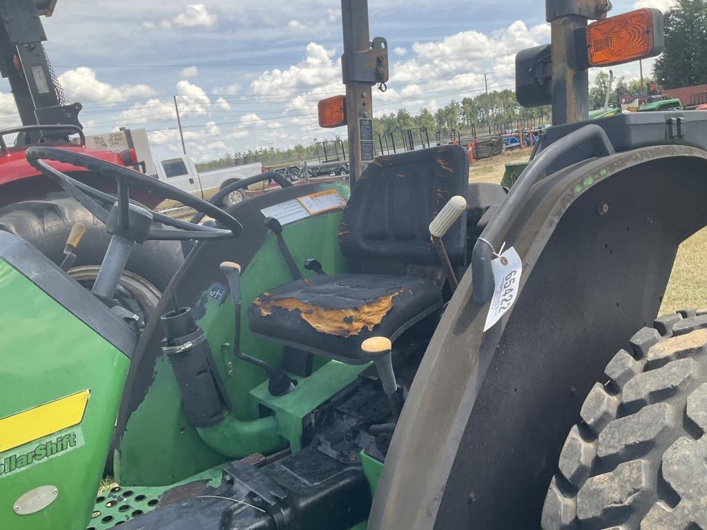 (51)JOHN DEERE 5210 W/ LOADER