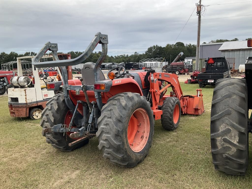 (38)KUBOTA L3240 W/ LOADER