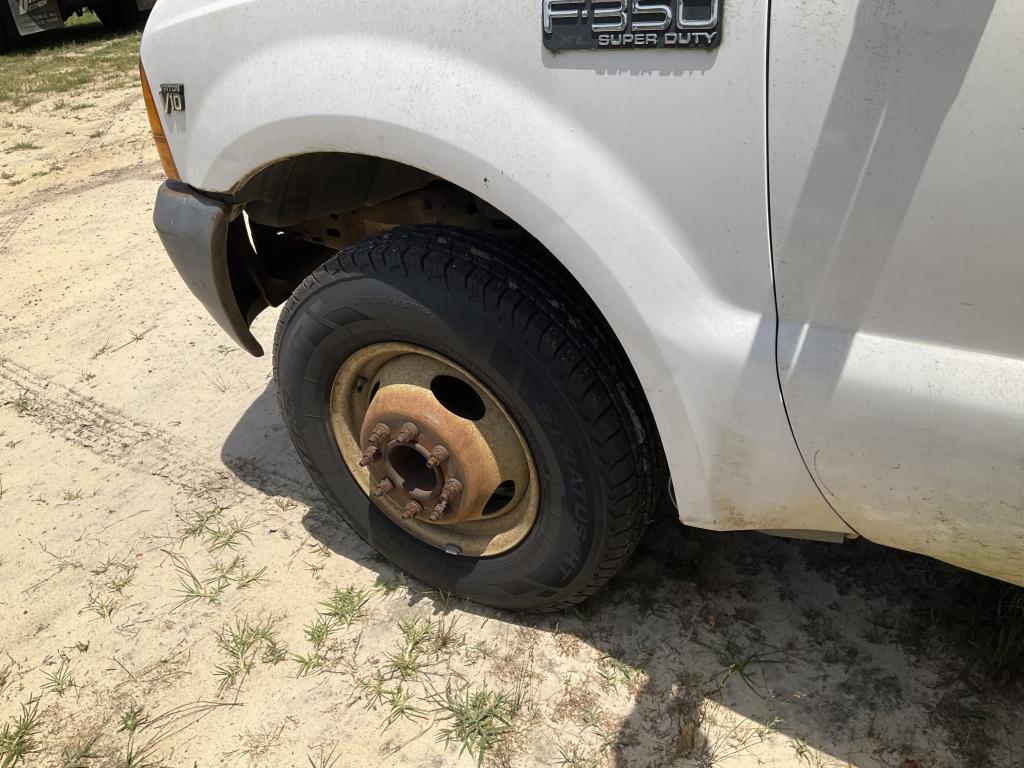 (101)2000 FORD F350 SERVICE TRUCK