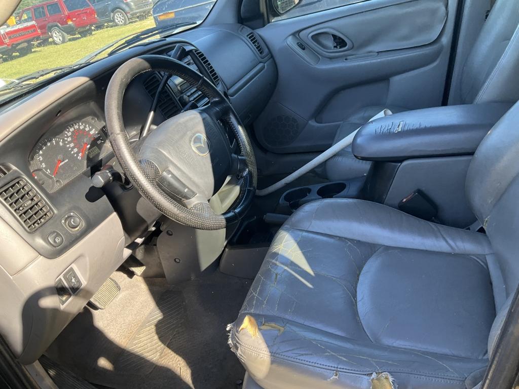 (99)2001 MAZDA TRIBUTE