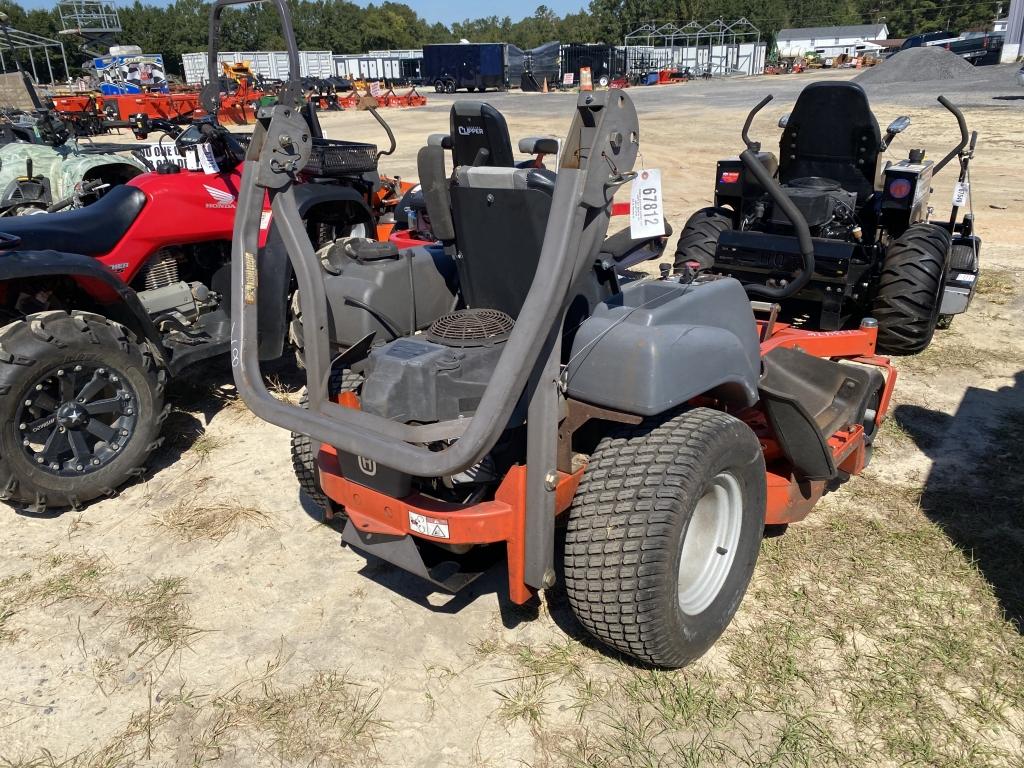 (8)HUZQVARNA M-ZT52 MOWER