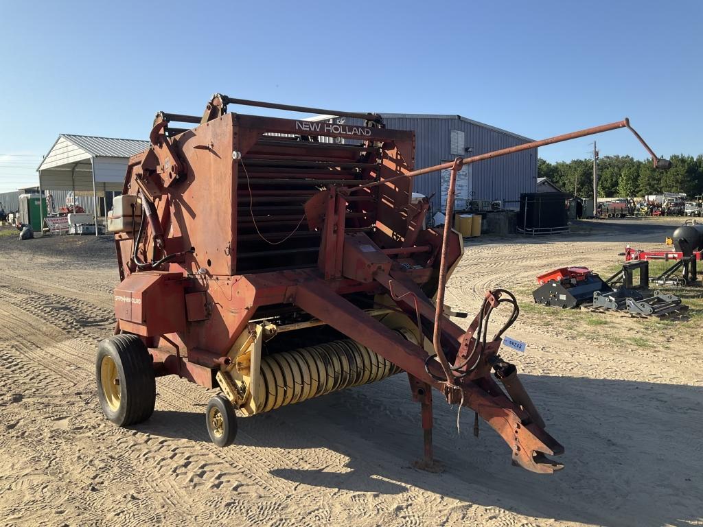 (706)NEW HOLLAND 847 ROUND BALER