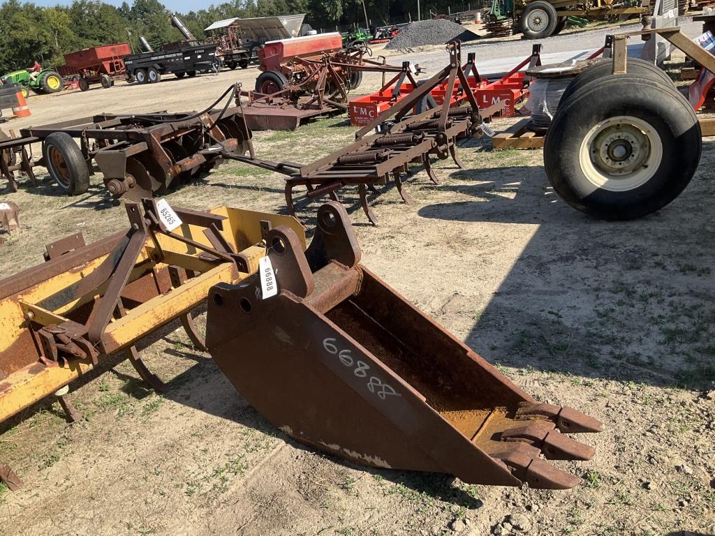 (125)12" BACKHOE BUCKET