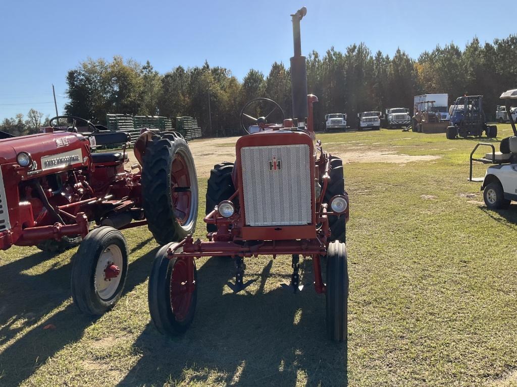 (30)INTERNATIONAL 140 TRACTOR