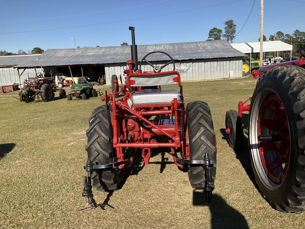 (30)INTERNATIONAL 140 TRACTOR