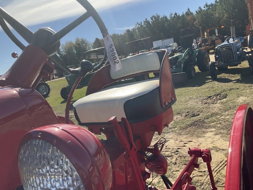 (42)FARMALL 560