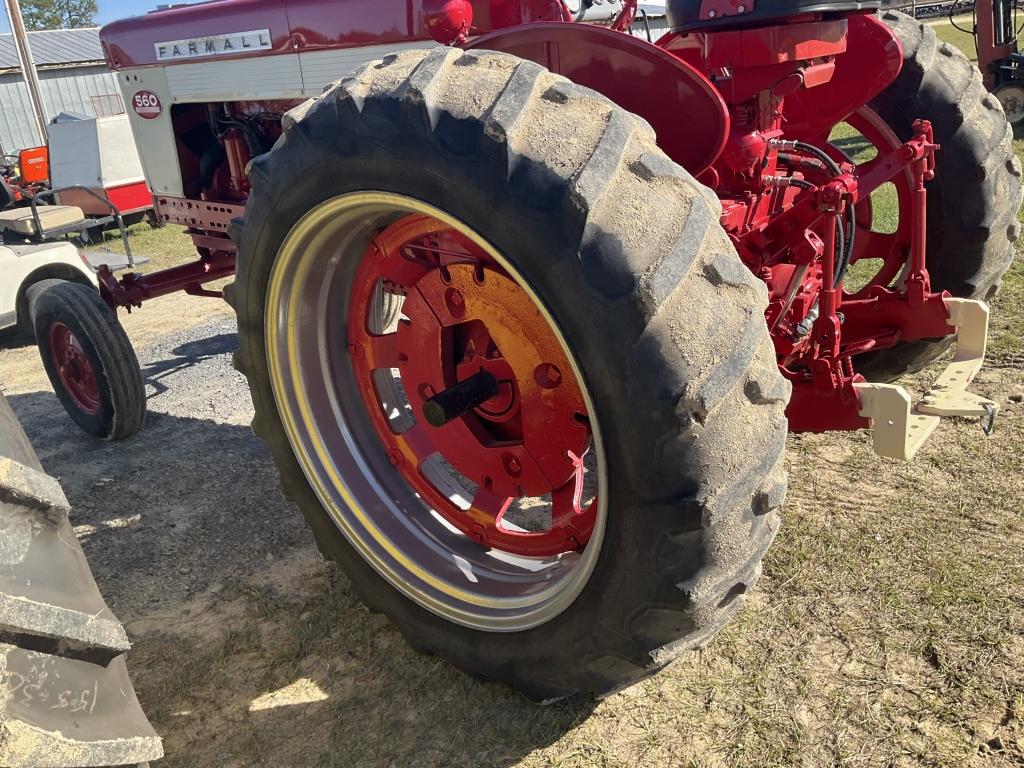 (42)FARMALL 560