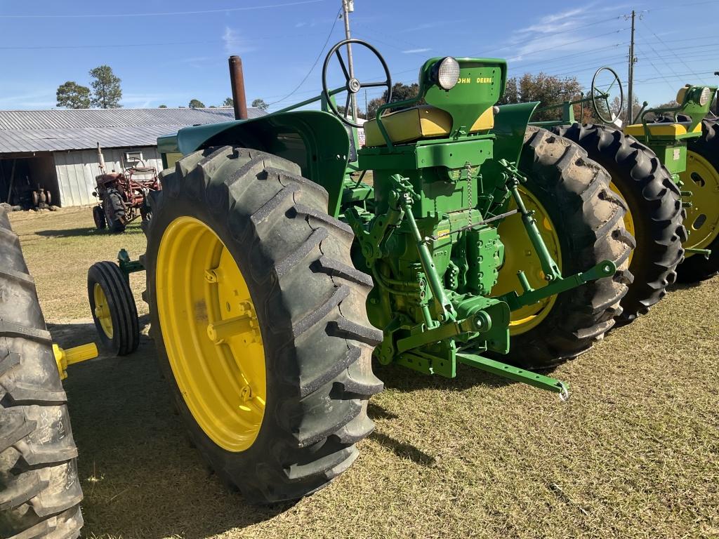 (34)JOHN DEERE 720