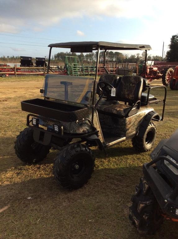 (22)2004 EZ-GO TXT GOLF CART