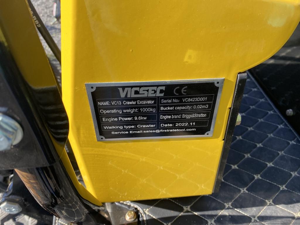 (81)VICSEC VC13 MINI EXCAVATOR