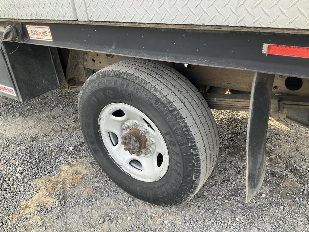 (107)2006 CHEVROLET C2500