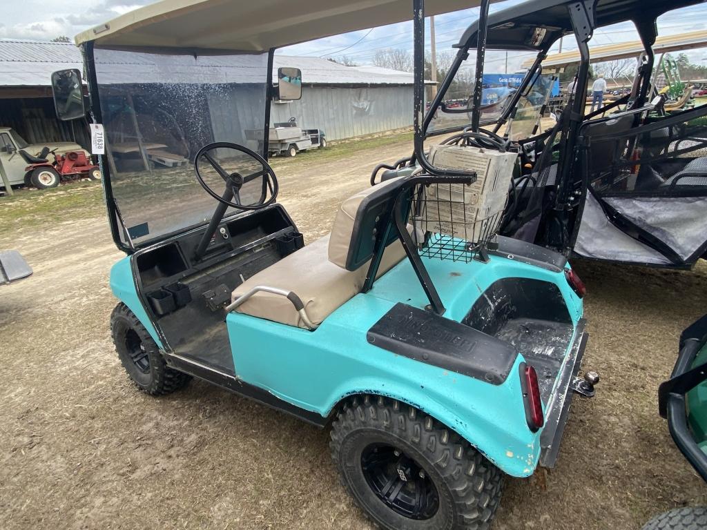 (10)CLUB CAR ELECTRIC GOLF CART