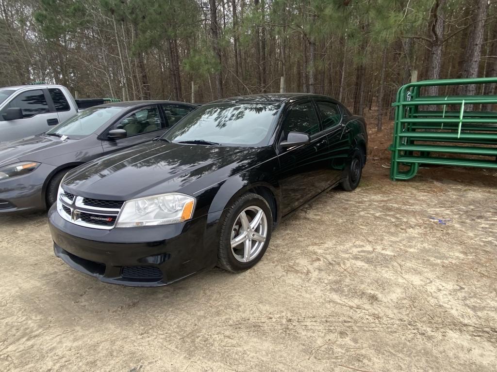 (122)2014 DODGE AVENGER