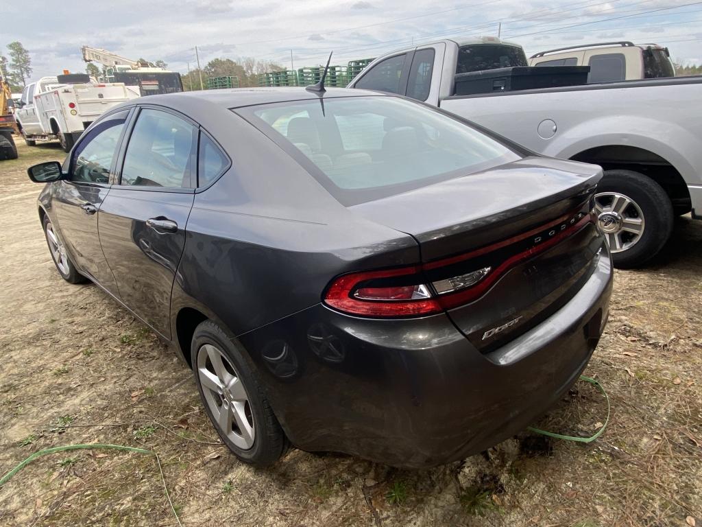 (121)2015 DODGE DART